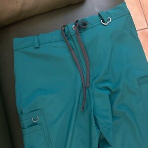 Infinity scrub pant green